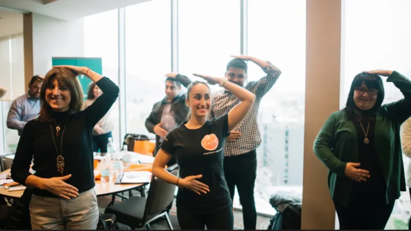 Por qué las pausas activas mejoran el clima laboral (y no es por el ejercicio) Por qué las pausas activas mejoran el clima laboral (y no es por el ejercicio)